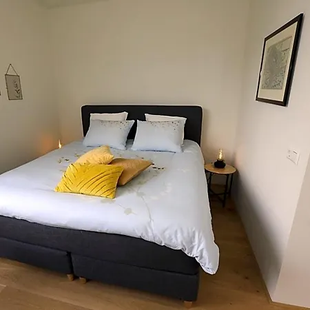 Bed & Breakfast De Zwanebloem 4*