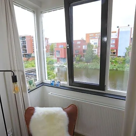 De Zwanebloem Bed & Breakfast 4*