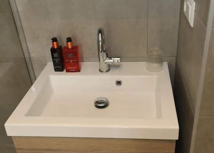 فندق مبيت وإفطار De Zwanebloem أمستردام